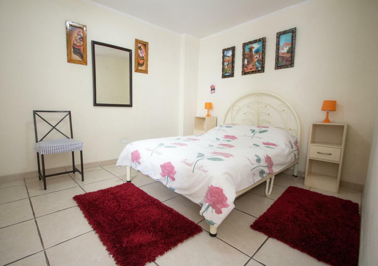 Mama Backpackers Hostel Lima Buitenkant foto